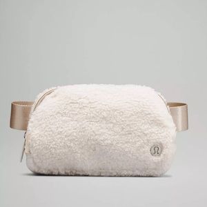 Everywhere Belt Bag Fleece